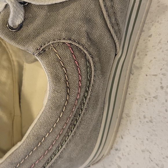 LL Bean Sunwashed Canvas Sneaker EUC Size 8 - Picture 3 of 9